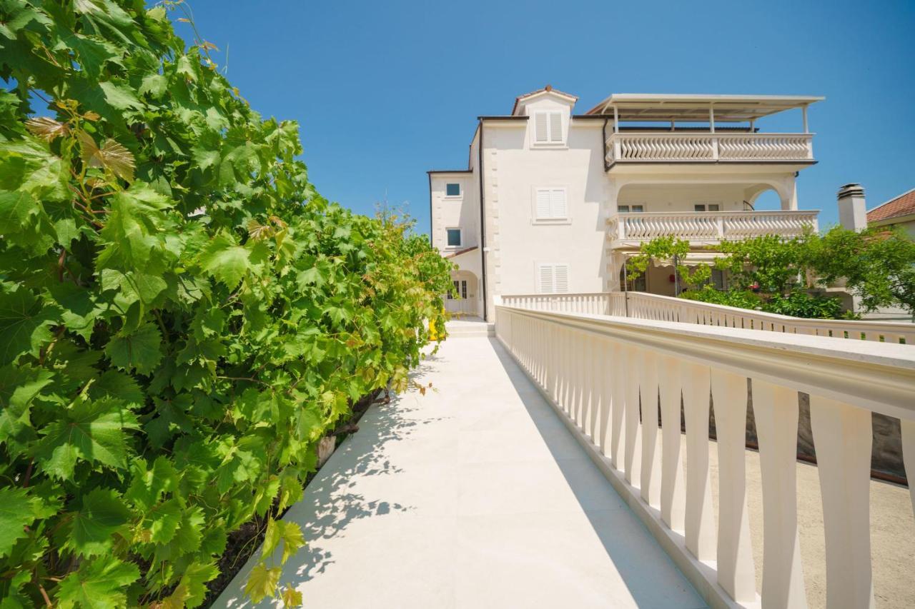 Villa Bianca Vodice Exterior photo